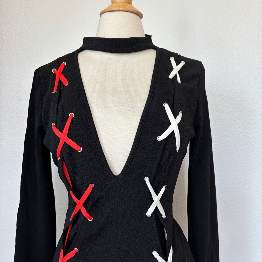 Boohoo Black Deep V-Neck Red & White Lace Up Long Sleeve Midi Dress - Picture 3 of 10